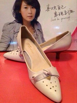 尋找實(shí)力批發(fā)商合作 達(dá)芙妮品牌鞋子，每款200雙起批，專(zhuān)供渠道商